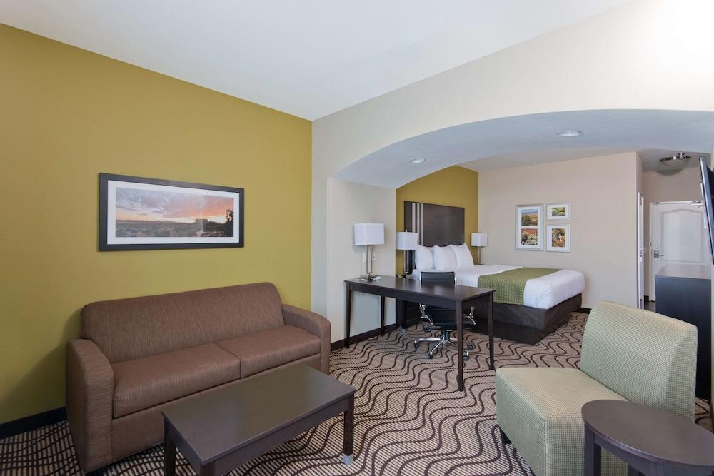 Hotel La Quinta By Wyndham Artesia Extérieur photo