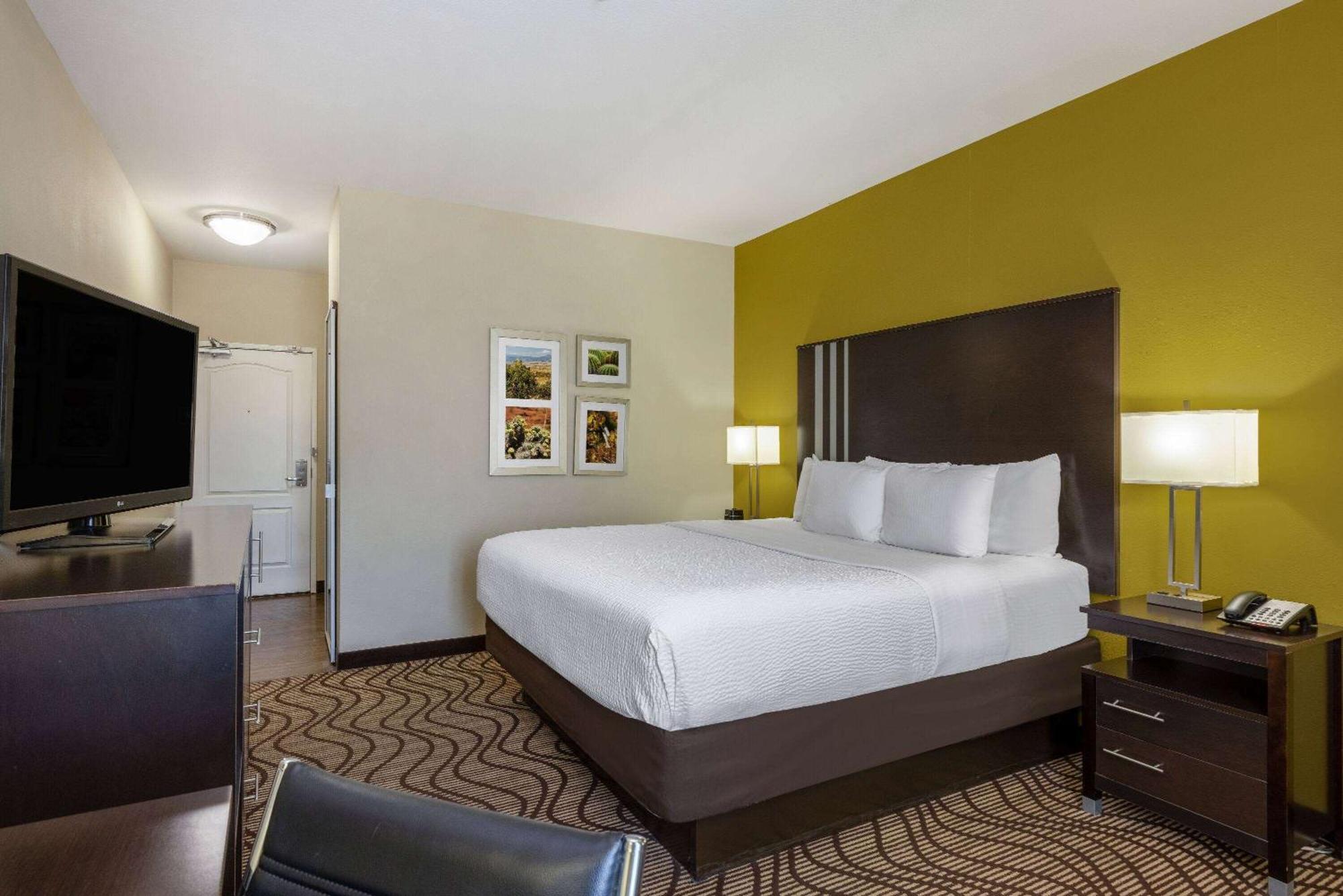 Hotel La Quinta By Wyndham Artesia Extérieur photo