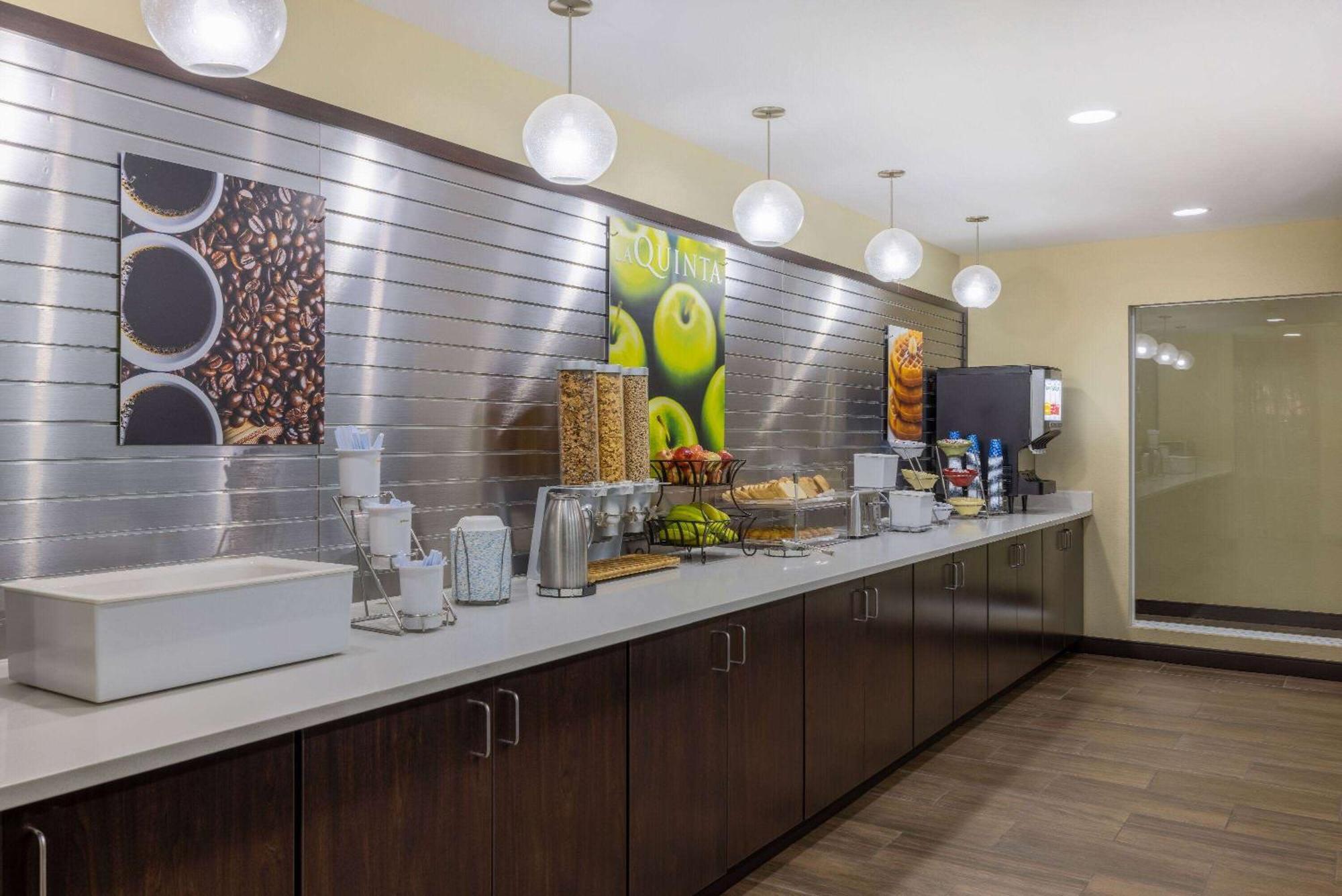 Hotel La Quinta By Wyndham Artesia Extérieur photo