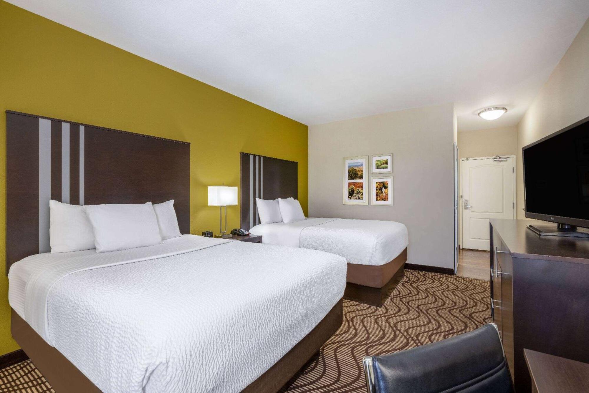 Hotel La Quinta By Wyndham Artesia Extérieur photo