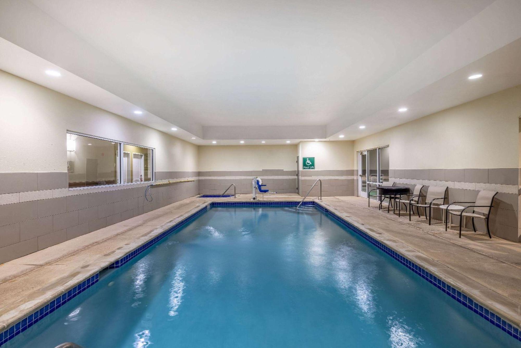 Hotel La Quinta By Wyndham Artesia Extérieur photo