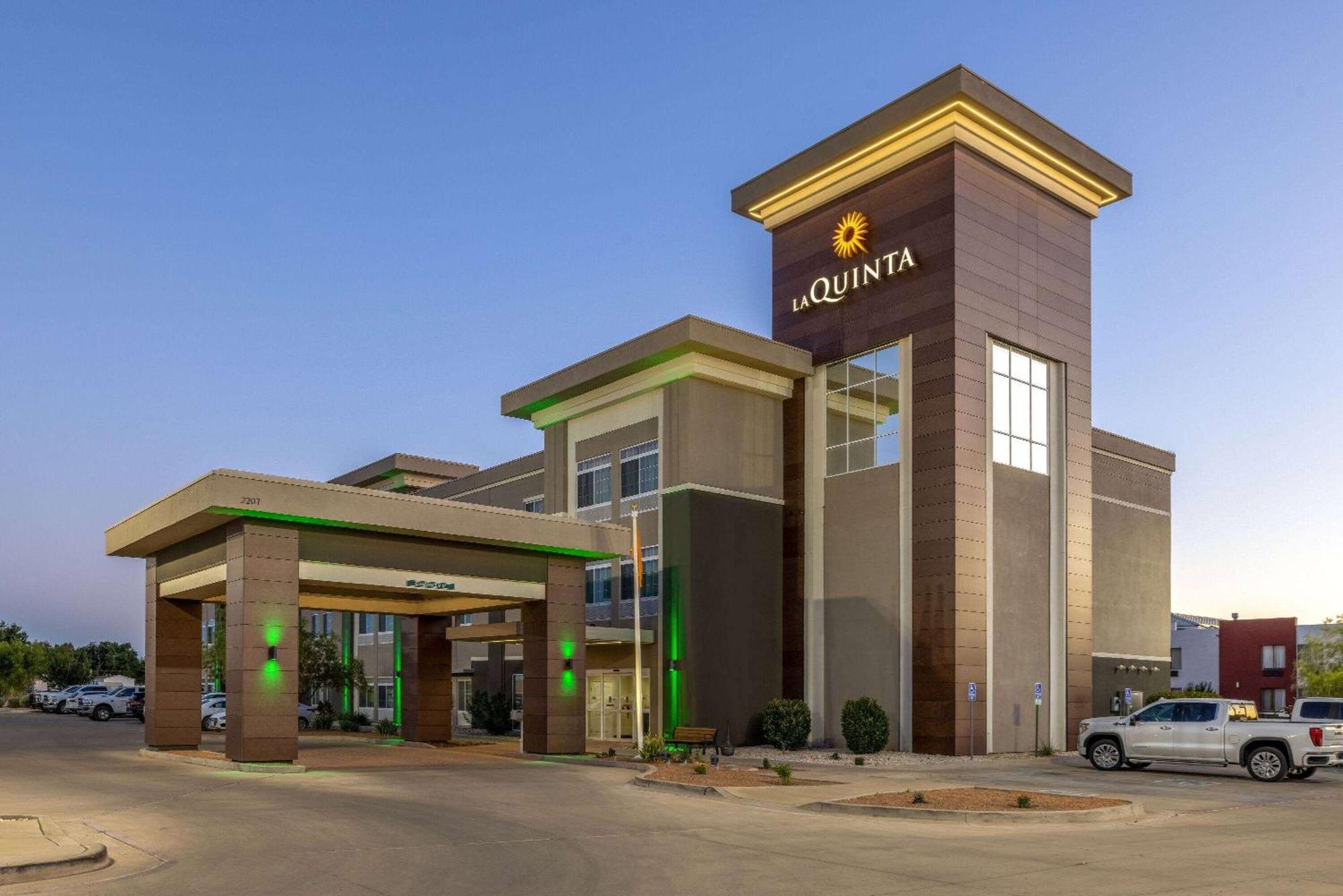 Hotel La Quinta By Wyndham Artesia Extérieur photo