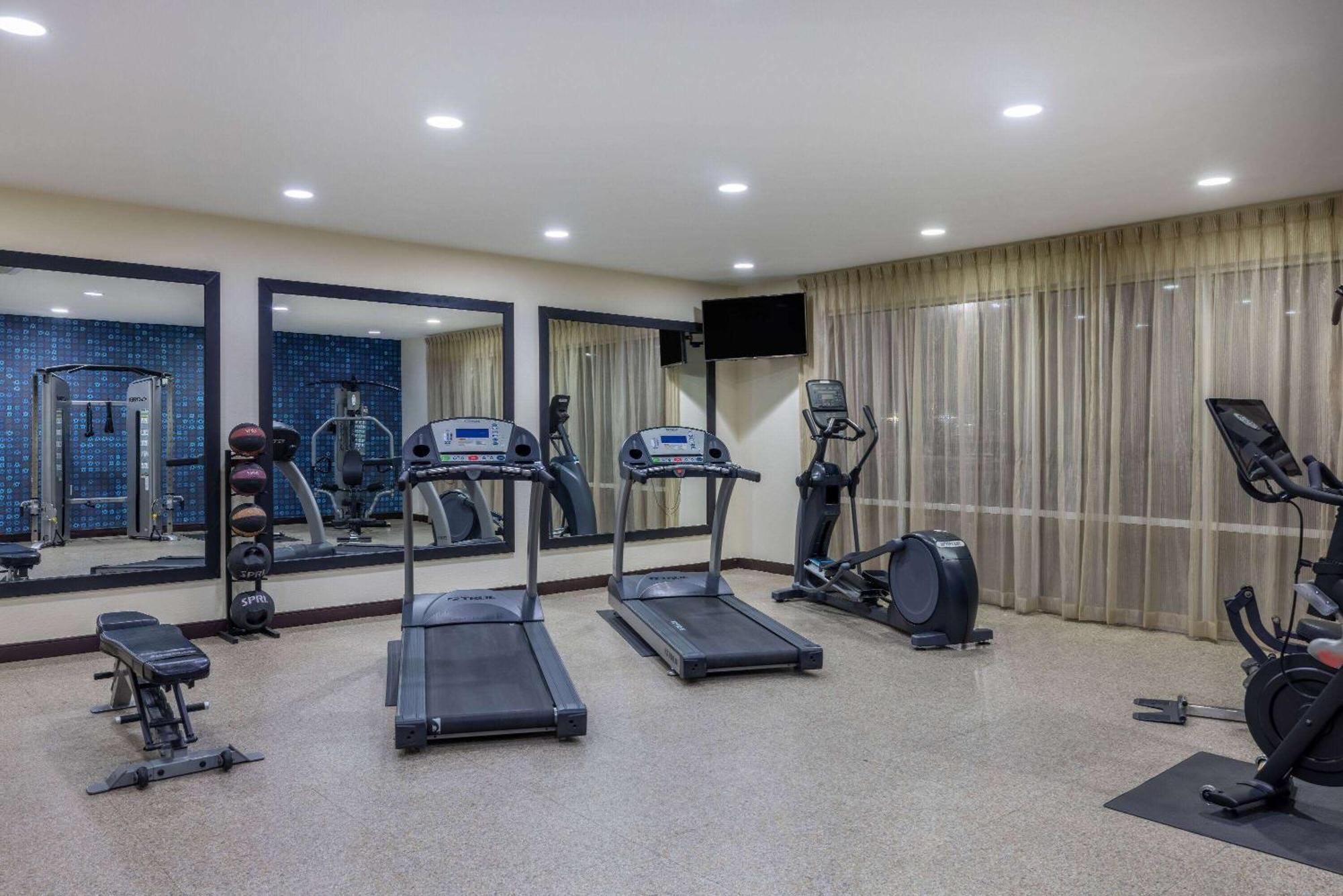 Hotel La Quinta By Wyndham Artesia Extérieur photo