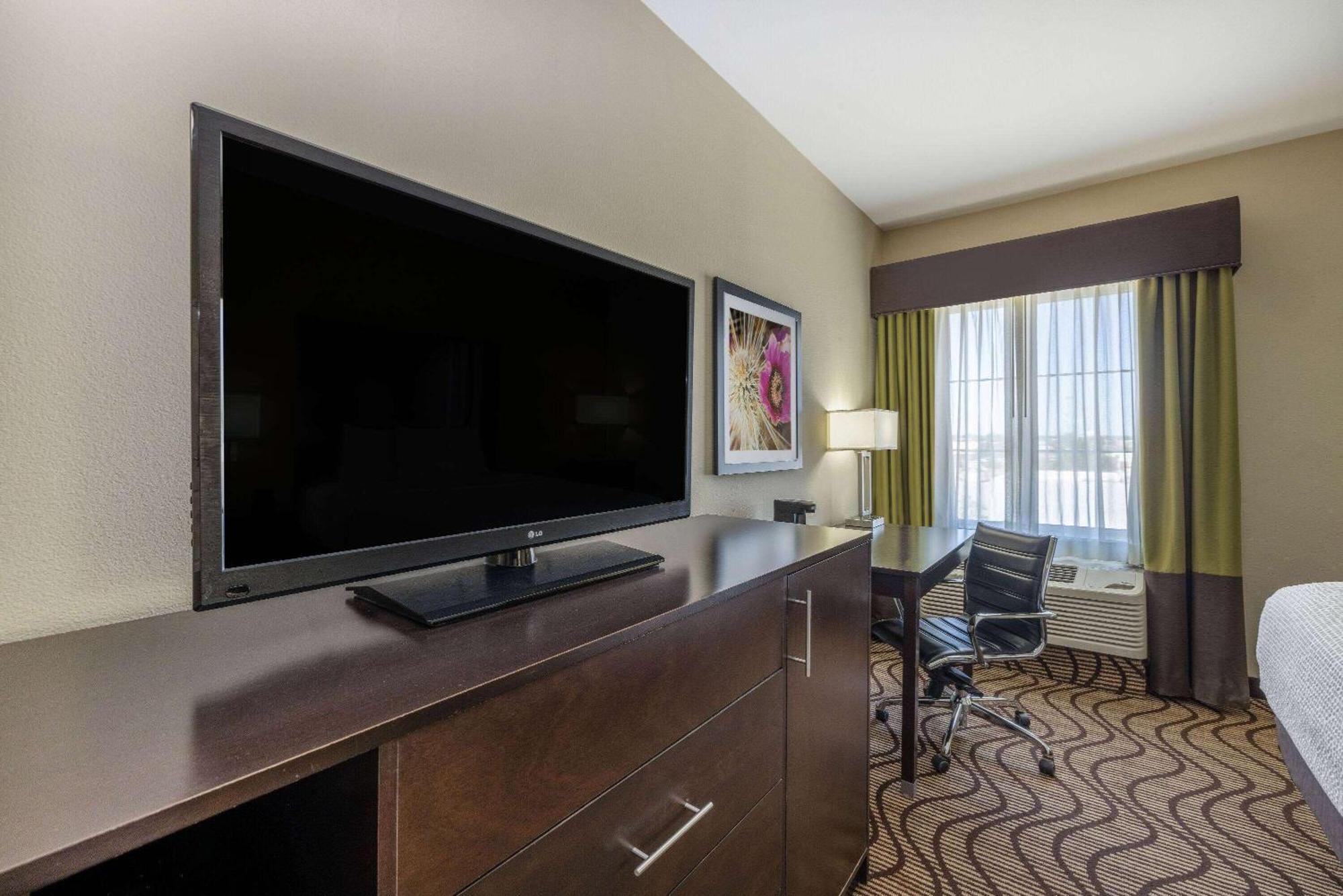 Hotel La Quinta By Wyndham Artesia Extérieur photo