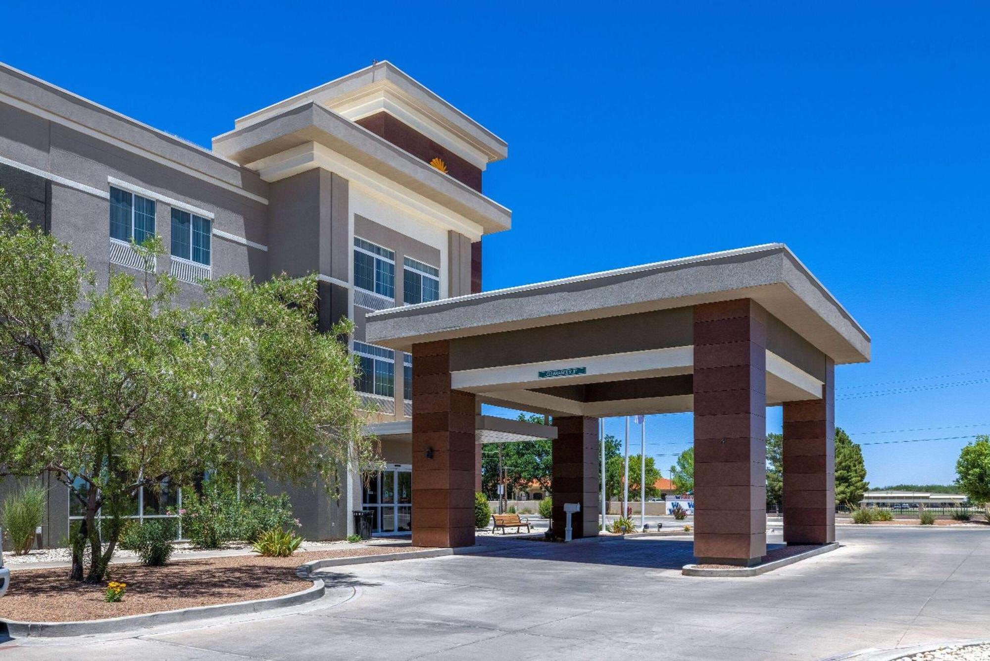 Hotel La Quinta By Wyndham Artesia Extérieur photo