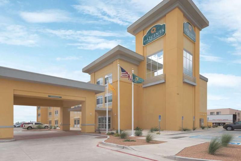 Hotel La Quinta By Wyndham Artesia Extérieur photo